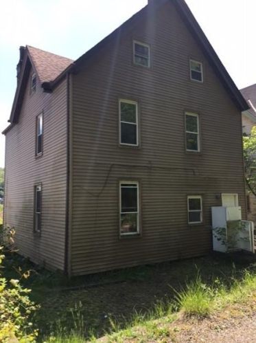 128 Card Ave, Wall, PA 15148-1112