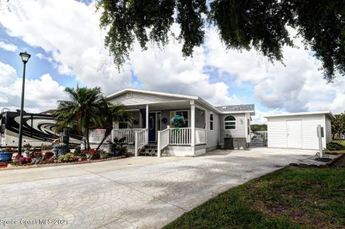 2270 Orbiter Ct, Titusville, FL 32796-3923
