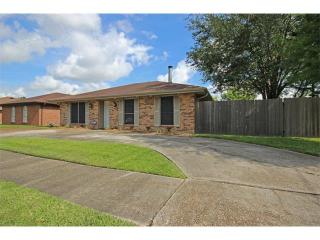 1 Labarre Ct, New Orleans, LA 70121-2132