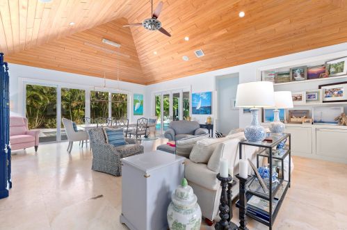 1215 Crestwood Dr, Delray Beach FL  33483-7211 exterior