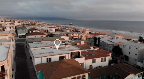 2215 Bayview Dr, Manhattan Beach CA  90266-4453 exterior