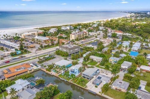 120 Bahia Via, Fort Myers Beach, FL 33931-4404