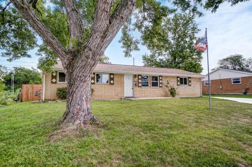 3946 Raymond Dr, Enon, OH 45323-1423