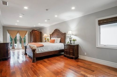 6635 Matilija Ave, Van Nuys CA 91402-5430 exterior