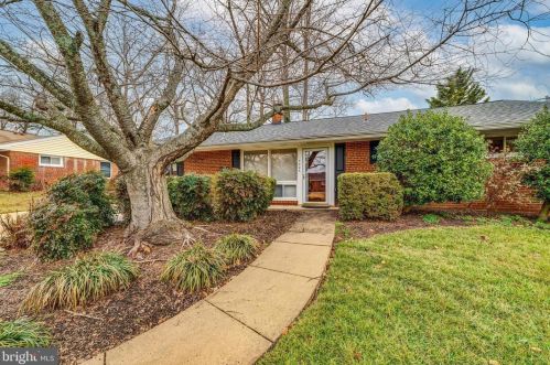 7306 Inzer St, Springfield, VA 22151-3006