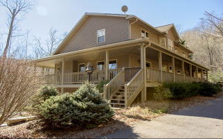 310 Little Nickajack Rd, Franklin, NC 28734-8949