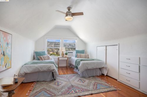 1 Kingsland Pl, Oakland CA  94619-2608 exterior