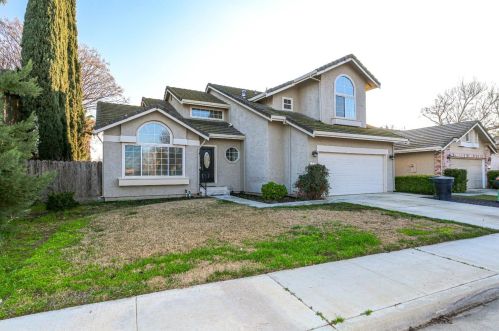 1118 Strawbridge Dr, Newman, CA 95360-2401