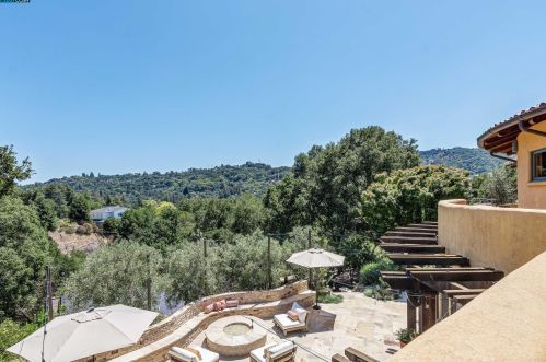 5 Owl Hill Ct, Orinda CA  94563-3441 exterior