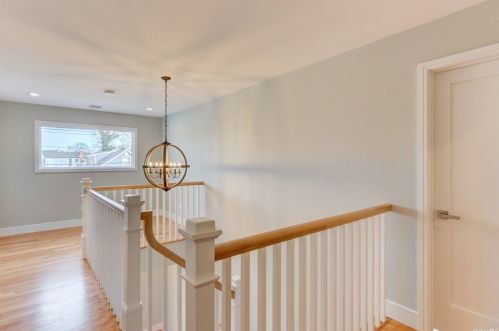 2592 Hewlett Ln, North Bellmore NY  11710-4413 exterior