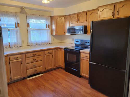 1202 Riverview Dr, Kewaskum WI  53040-9782 exterior