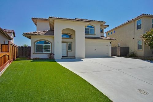 1741 Vallejo Dr, Hollister, CA 95023-6042