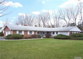 107 Sycamore Cir, Stonybrook, NY 11790-3163