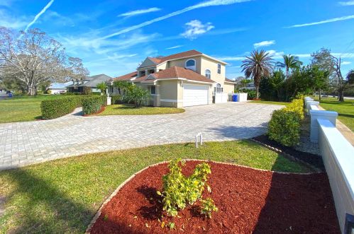486 32nd Ave, Vero Beach, FL 32968-3137