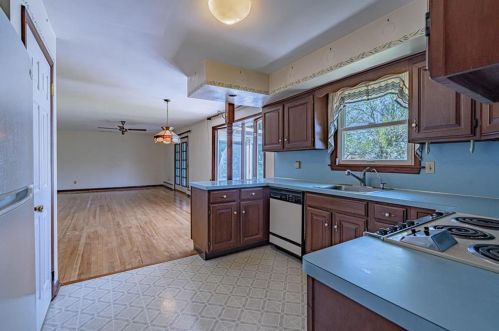 1943 Klines Mill Rd, Breinigsville PA  18031-2230 exterior