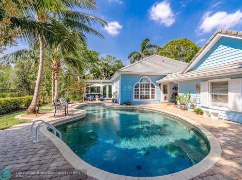 741 Canoe Trl, Vero Beach, FL 32963-3922