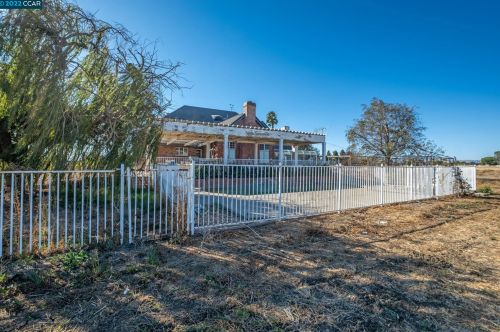 1900 Tule Ln, Oakley CA  94561-5088 exterior