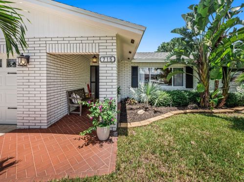 715 Woodvalley Way, Orlando, FL 32825-6835
