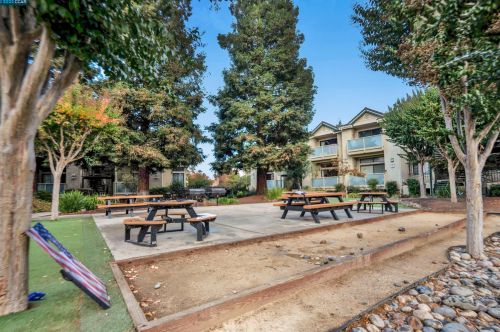 3043 Fostoria Cir, Danville CA  94526-5562 exterior