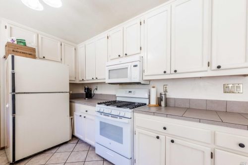 581 Tehuacan Rd, Ukiah CA  95482-4197 exterior