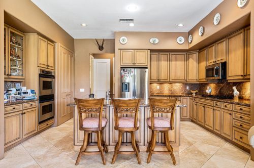 824 Avenida Palmas, Palm Springs CA  92262-5708 exterior