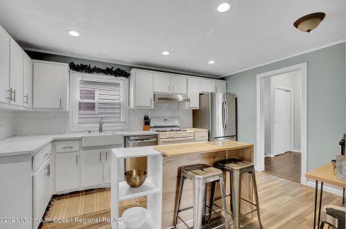 97 Ocean Ave, Middletown NJ  07748-5651 exterior