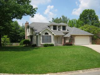 596 Luse Dr, Columbus, IN 47201-8905