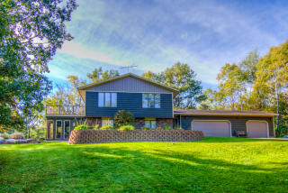 421 Krattley Ln, Hudson WI  54016-7105 exterior