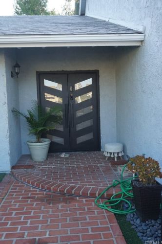 27067 Alabastro Dr, Santa Clarita CA  91354-2215 exterior