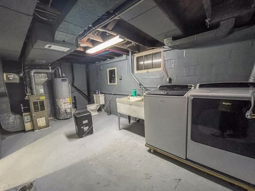 200 Larkspur St, Whitaker PA  15120-2208 exterior