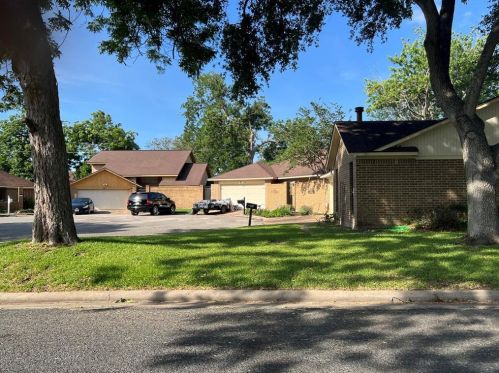 1521 Crestmont St, Dinsmore TX  77488-3430 exterior