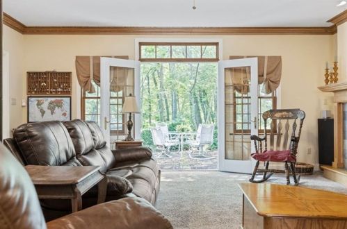 215 Woodridge Ct, Canonsburg PA  15317-9509 exterior