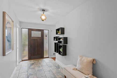 2414 Lagoon Ct, Thiensville WI  53092-5549 exterior