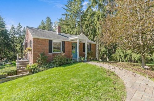 4120 Clendenning Rd, Gibsonia, PA 15044-9554