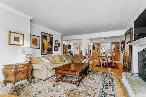 11316 Rosewood Dr, Thiensville, WI 53092-3025