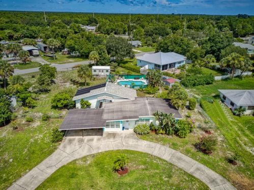 9910 Holly St, Sebastian, FL 32976-3125