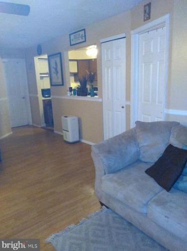 1170 Tristram Cir, West Deptford, NJ 08051-2205