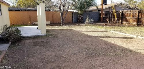 2542 12 St, Phoenix AZ 85086-7360 exterior