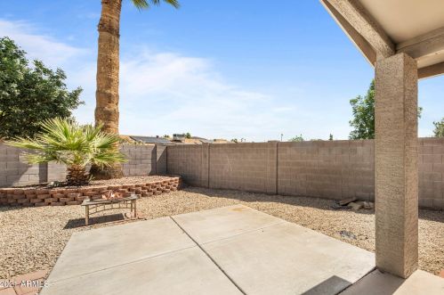 18801 8th Pl, Phoenix AZ 85042-4304 exterior