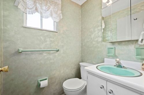 266 Ben Til Dr, Pittsburgh PA  15236-4306 exterior