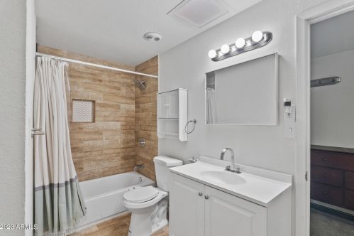 4427 Citrus Way, Glendale AZ 85305-2524 exterior