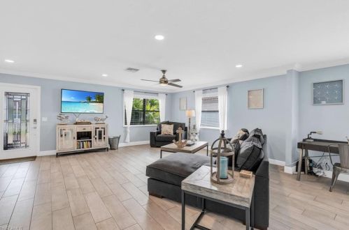 607 102nd Ave, Naples, FL 34108-3212