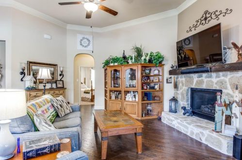 3604 Tuscan Hl Cir, Denton TX  76210-8066 exterior