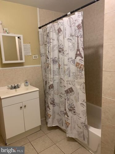 224 Hamilton Ave, Trenton NJ 08609-2711 exterior