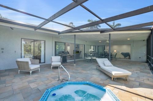 1905 Imperial Golf Course Blvd, Naples FL  34110-1007 exterior