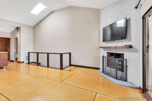 4560 Point Loma Blvd, San Diego, CA 92107-1241