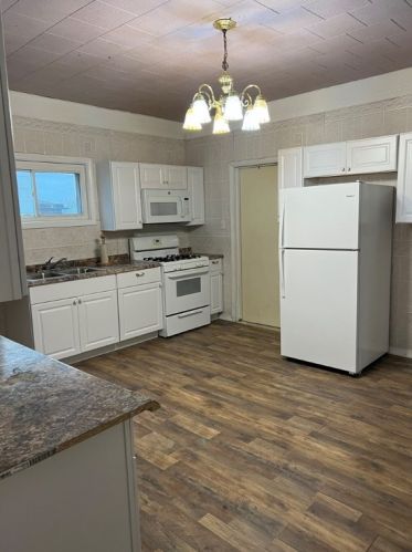 613 Reynolds St, New Castle, PA 16101-4749