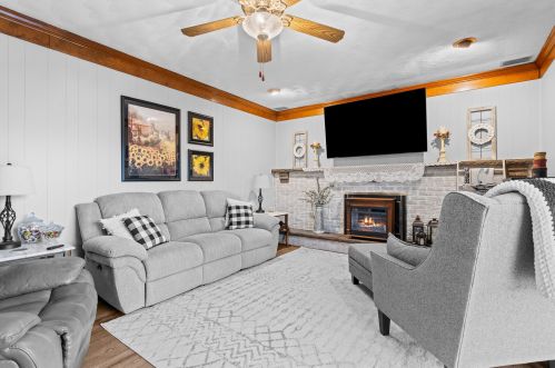 608 Alta Ave, Englewood OH  45322-1803 exterior