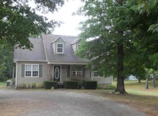 1099 Old County House Rd, Charlotte TN  37036-5611 exterior