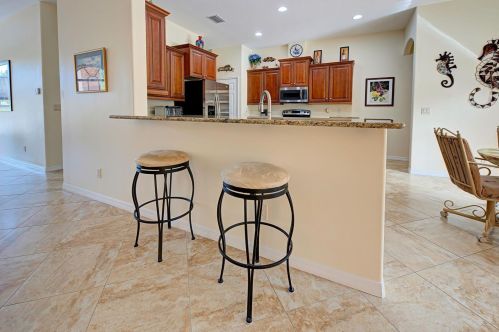 519 Laurel Rd, Nokomis FL  34275-5243 exterior